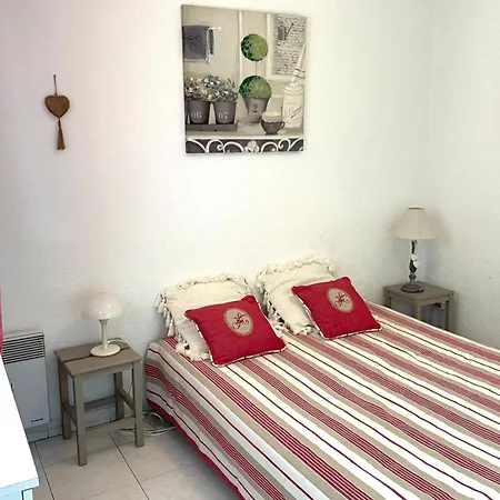 Apartment With Terrace In Cavalaire-sur-Mer
